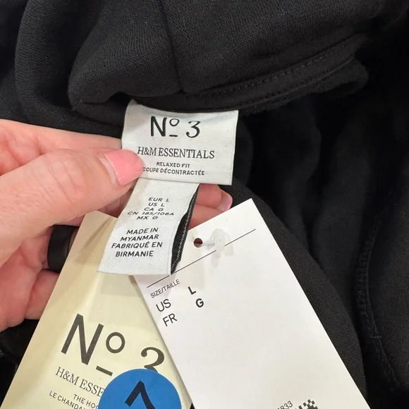 H&M Women's Sz Medium Black Oversized Fit Pullover Hoodie Sweatshirt - Picture 4 of 4